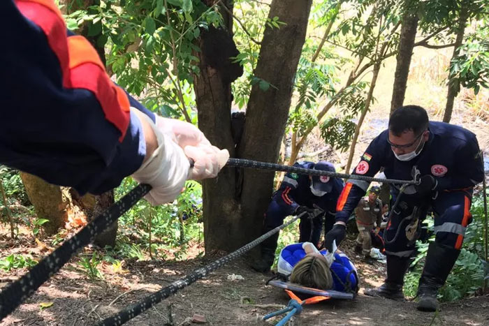 BUSCA-RESGATE-E-SALVAMENTO-EM-AREA-DE-DIFICIL-ACESSO